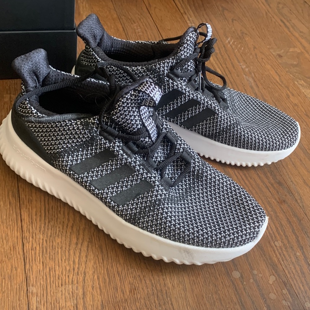 Adidas running shoes size 7